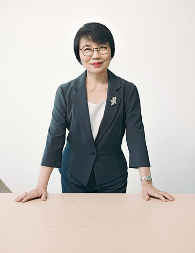 คุณชมัยพร เอื้อไพโรจน์กิจ